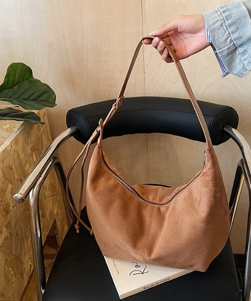 mebole(メボレ)の「Cozy Move Tie bag(ショルダーバッグ・レディース・ブラック/キャメル/ダークブラウン・FREE)」の5枚目の写真