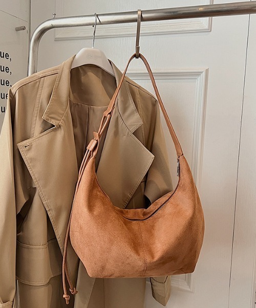 mebole(メボレ)の「Cozy Move Tie bag(ショルダーバッグ・レディース・ブラック/キャメル/ダークブラウン・FREE)」の7枚目の写真