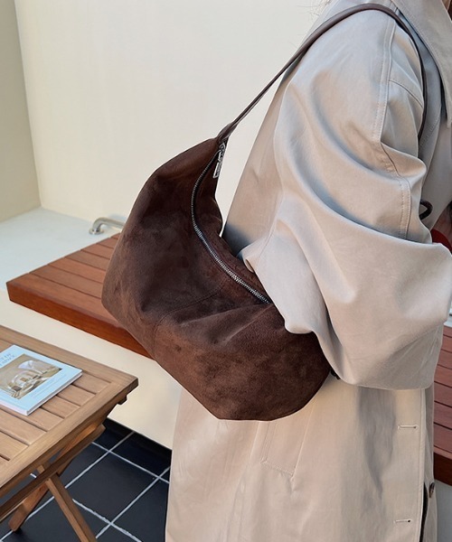 mebole(メボレ)の「Cozy Move Tie bag(ショルダーバッグ・レディース・ブラック/キャメル/ダークブラウン・FREE)」の18枚目の写真
