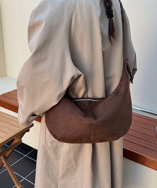 mebole(メボレ)の「Cozy Move Tie bag(ショルダーバッグ・レディース・ブラック/キャメル/ダークブラウン・FREE)」の22枚目の写真