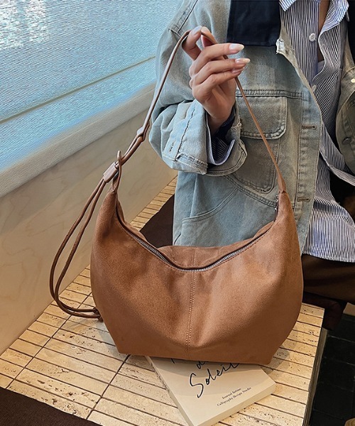 mebole(メボレ)の「Cozy Move Tie bag(ショルダーバッグ・レディース・ブラック/キャメル/ダークブラウン・FREE)」の10枚目の写真