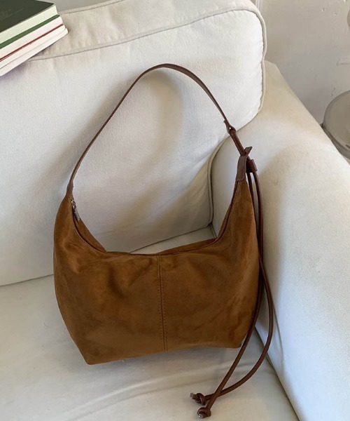 mebole(メボレ)の「Cozy Move Tie bag(ショルダーバッグ・レディース・ブラック/キャメル/ダークブラウン・FREE)」の4枚目の写真