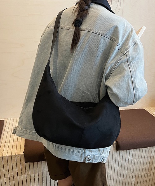 mebole(メボレ)の「Cozy Move Tie bag(ショルダーバッグ・レディース・ブラック/キャメル/ダークブラウン・FREE)」の11枚目の写真