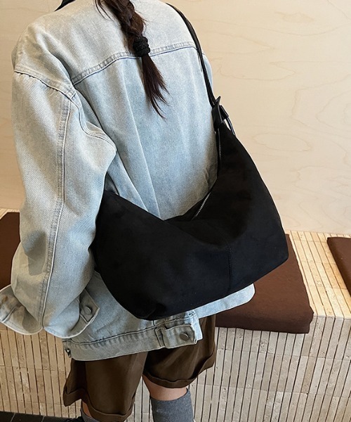 mebole(メボレ)の「Cozy Move Tie bag(ショルダーバッグ・レディース・ブラック/キャメル/ダークブラウン・FREE)」の15枚目の写真
