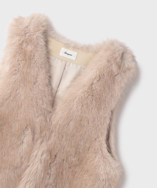 Diagram(ダイアグラム)の「フェイクフォックスファ-ベスト(その他アウター・レディース・ベージュ/グレー・36)」の10枚目の写真