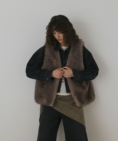 Diagram(ダイアグラム)の「フェイクフォックスファ-ベスト(その他アウター・レディース・ベージュ/グレー・36)」の7枚目の写真