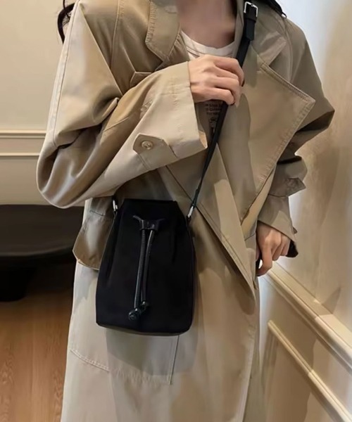 ammy.(エイミードット)の「【 ammy. / エイミードット 】 巾着 ミニ ショルダーバッグ(ショルダーバッグ・レディース・ブラウン/ブラック・FREE)」の3枚目の写真