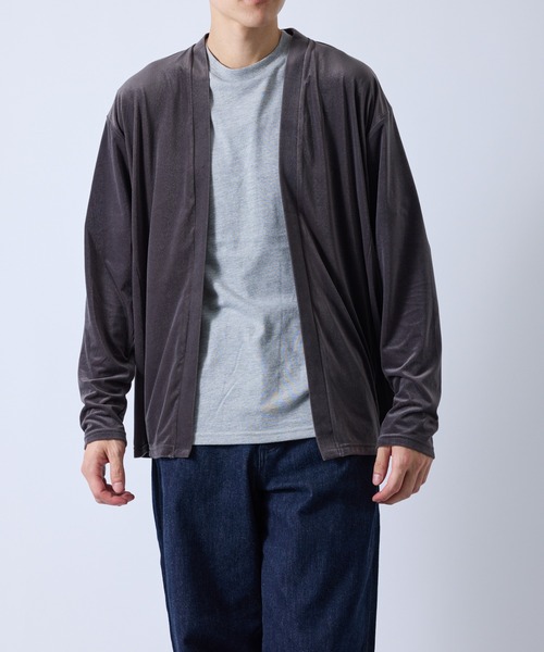 le cercle ADAM ET ROPE'(ルセルクルアダムエロペ)の「ドレープベロアアンサンブルカーディガン(アンサンブル・メンズ・グレー/ベージュ/ダークブラウン・L/M/LL)」の4枚目の写真