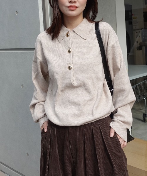 CORNERS（コーナーズ）の「金ボタンポロニット（ニット/セーター・レディース・アイボリー/ブラック/ライトベージュ/ブラウン/グレー・M）」の5枚目の写真