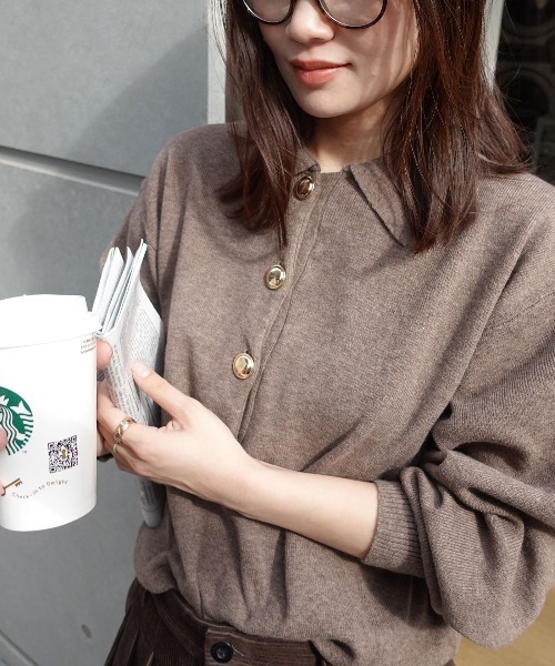 CORNERS（コーナーズ）の「金ボタンポロニット（ニット/セーター・レディース・アイボリー/ブラック/ライトベージュ/ブラウン/グレー・M）」の6枚目の写真