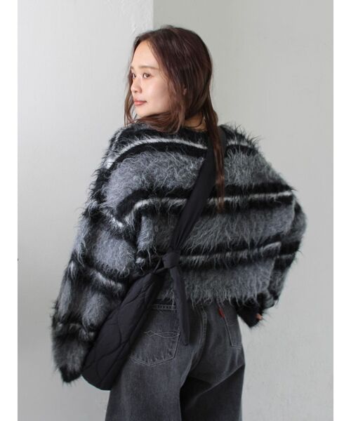 Ungrid(アングリッド)の「シャギーボーダールーズニット(ニット/セーター・レディース・グリーン/レッド/ブラック・FREE)」の10枚目の写真