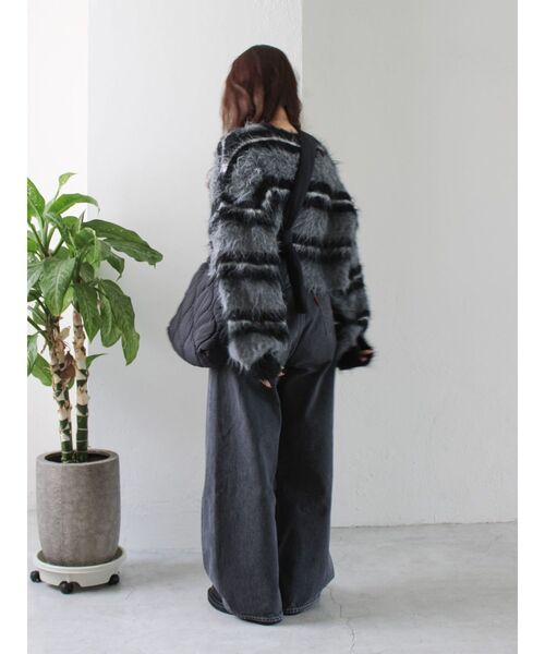 Ungrid(アングリッド)の「シャギーボーダールーズニット(ニット/セーター・レディース・グリーン/レッド/ブラック・FREE)」の19枚目の写真