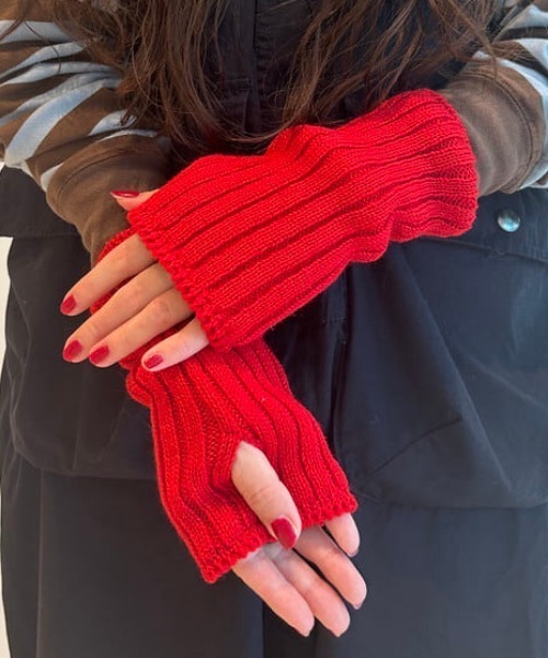 レア商品⭐︎ [Paloma Wool]新品.未使用ロングニット手袋　赤　通勤用 レア商品⭐︎ [Paloma Wool]新品.未使用ロングニット手袋 赤 通勤用