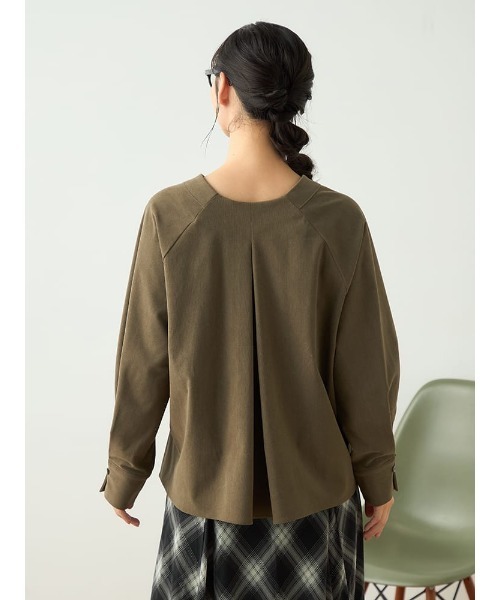 HARUYAMA(ハルヤマ)の「【WEB限定】起毛合わせネックブラウス FURRY(シャツ/ブラウス・レディース・カーキ/ブラック/ブルー/オフホワイト・F)」の22枚目の写真