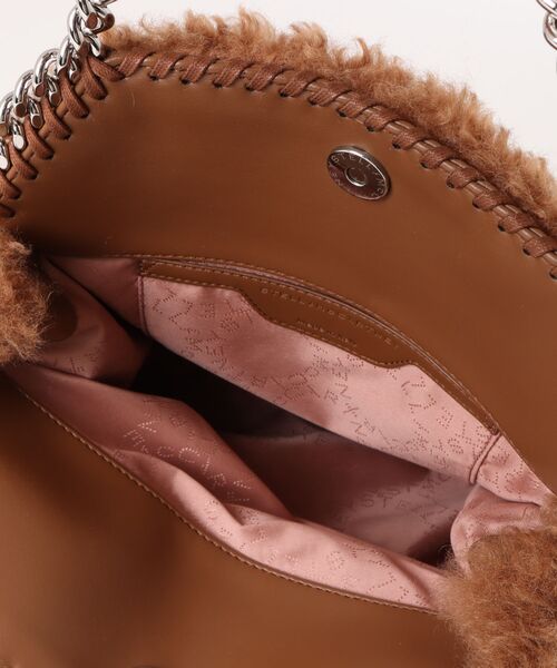 STELLA McCARTNEY（ステラマッカートニー）の「Falabella Plush Mini Tote Bag / ファラベラ プラッシュ ミニ トートバッグ（ショルダーバッグ・レディース・ブラウン・ONE SIZE）」の8枚目の写真