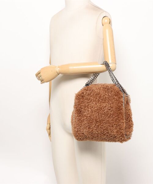 STELLA McCARTNEY（ステラマッカートニー）の「Falabella Plush Mini Tote Bag / ファラベラ プラッシュ ミニ トートバッグ（ショルダーバッグ・レディース・ブラウン・ONE SIZE）」の9枚目の写真