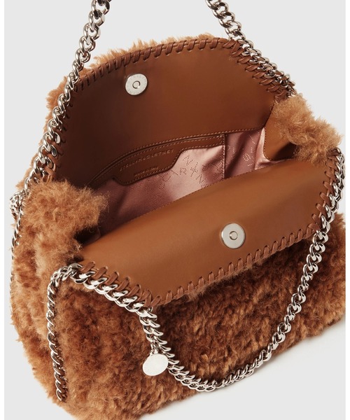 STELLA McCARTNEY（ステラマッカートニー）の「Falabella Plush Mini Tote Bag / ファラベラ プラッシュ ミニ トートバッグ（ショルダーバッグ・レディース・ブラウン・ONE SIZE）」の4枚目の写真
