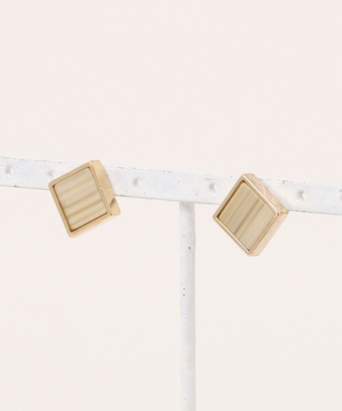 StyleSea(スタイルシー)の「モチーフピアス(ピアス(両耳用)・レディース・B/G/I/A/H/J/O/C/D/E/F/K/L/M/N/P・FREE)」の2枚目の写真