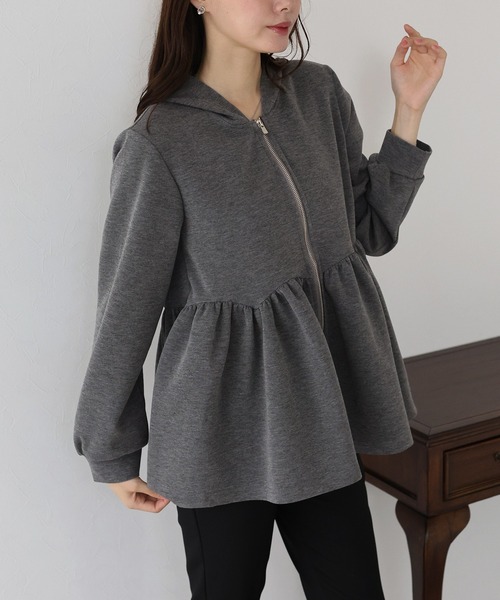 BLUEEAST(ブルーイースト)の「ペプラムジップパーカー(パーカー・レディース・グレー/ブラック・MEDIUM)」の2枚目の写真