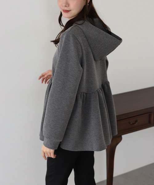 BLUEEAST(ブルーイースト)の「ペプラムジップパーカー(パーカー・レディース・グレー/ブラック・MEDIUM)」の5枚目の写真