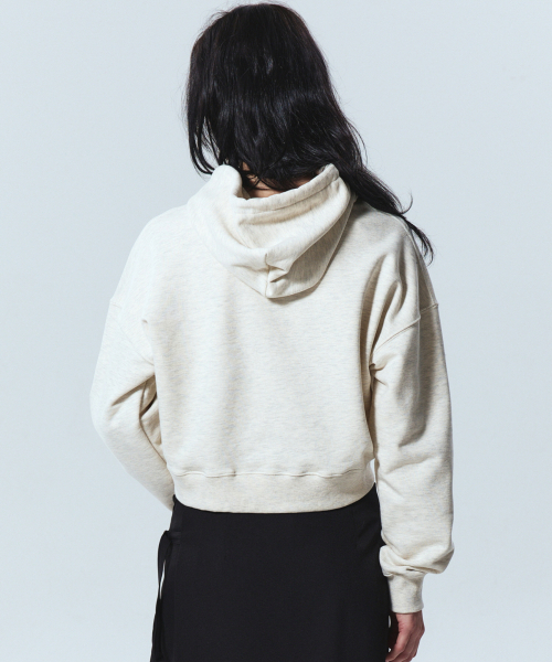 NICK&NICOLE(ニックアンドニコール)の「NICOLE LOGO CROP HOODY_OATMEAL(パーカー・レディース・その他・FREE)」の3枚目の写真
