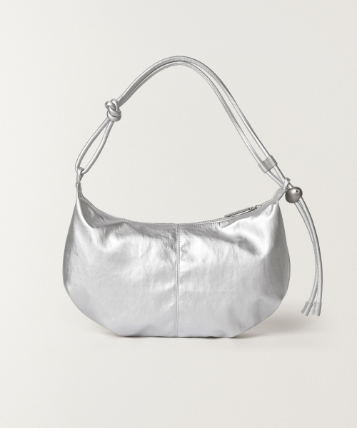 TTUDEMENT（トュードメント）の「LUSTER NYLON HOBO BAG SILVER（ショルダーバッグ・レディース・その他・FREE）」の4枚目の写真