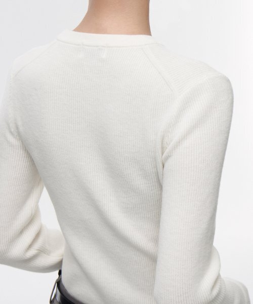 MUSINSA STANDARD WOMAN（ムシンサスタンダードウーマン）の「ウィメンズリブスリムクルーネックニット[アイボリー]（ニット/セーター・レディース・その他・SMALL/MEDIUM/LARGE/X-SMALL）」の8枚目の写真