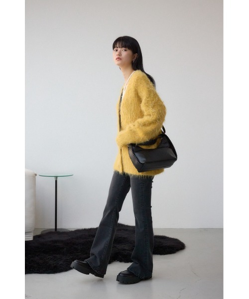 AZUL by moussy(アズールバイマウジー)の「オーバーロックデザインハンドバッグ(ショルダーバッグ・レディース・ブラック/カーキ/グレイッシュベージュ・FREE)」の20枚目の写真