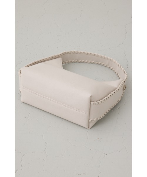 AZUL by moussy(アズールバイマウジー)の「オーバーロックデザインハンドバッグ(ショルダーバッグ・レディース・ブラック/カーキ/グレイッシュベージュ・FREE)」の6枚目の写真