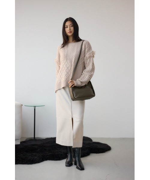 AZUL by moussy(アズールバイマウジー)の「オーバーロックデザインハンドバッグ(ショルダーバッグ・レディース・ブラック/カーキ/グレイッシュベージュ・FREE)」の9枚目の写真