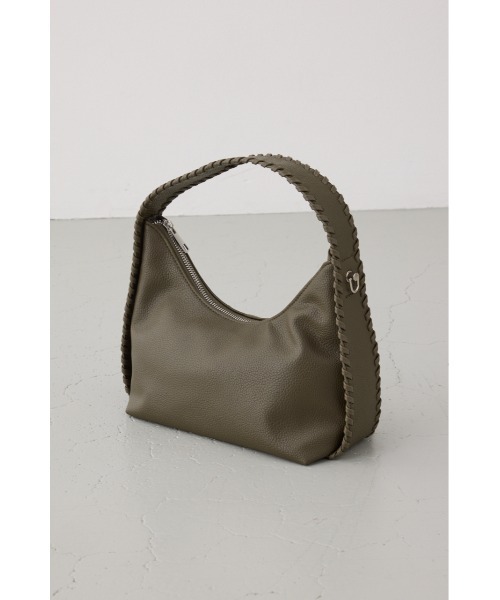 AZUL by moussy(アズールバイマウジー)の「オーバーロックデザインハンドバッグ(ショルダーバッグ・レディース・ブラック/カーキ/グレイッシュベージュ・FREE)」の14枚目の写真