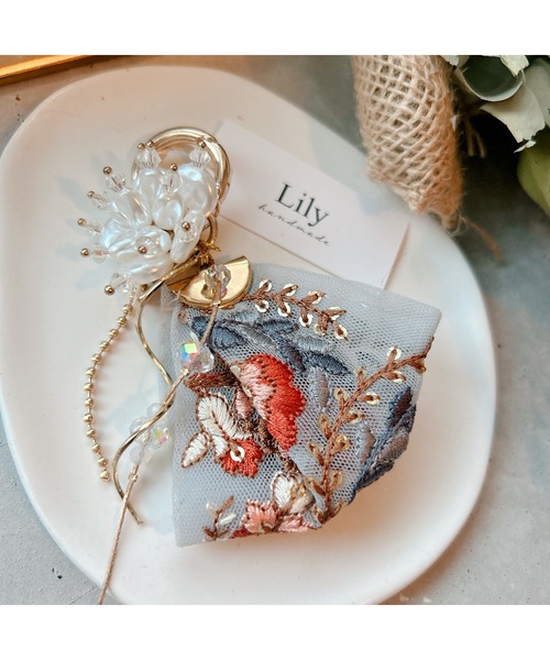 tone（トーン）の「【Lily accessory】インド刺繍リボンのチャーム(MA)（チャーム・レディース・ブルー系・FREE）」の2枚目の写真