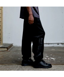 ERER（エルエル）の「カットアウトディテール スウェットパンツ ブラック（スウェットパンツ）」