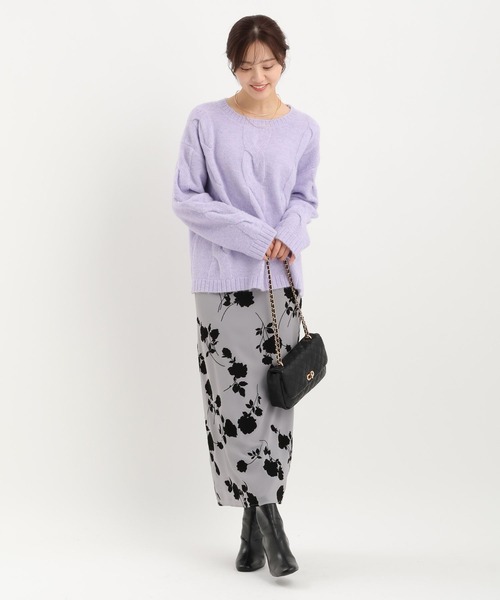 Andemiu（アンデミュウ）の「ユルケーブルニット617733（ニット/セーター・レディース・チャコールグレー/パープル/アイボリー・FREE）」の6枚目の写真