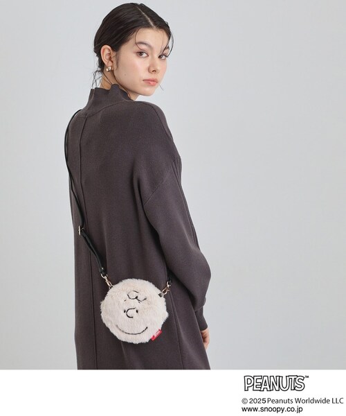 THE SHOP TK (ザ ショップ ティーケー )の「PEANUTS/ピーナッツ チャーリー・ブラウン ファーポーチ(ショルダーバッグ・レディース・ライトベージュ・00)」の5枚目の写真