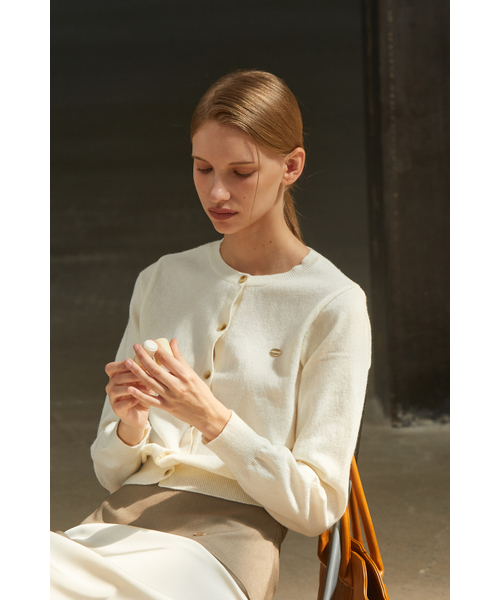 ANOETIC(アノエティック)の「SOLID ROUND CARDIGAN_IVORY(カーディガン/ボレロ・レディース・アイボリー・FREE)」の3枚目の写真