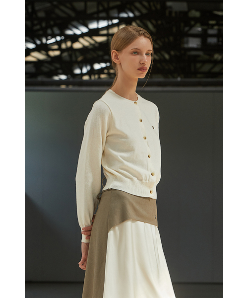 ANOETIC(アノエティック)の「SOLID ROUND CARDIGAN_IVORY(カーディガン/ボレロ・レディース・アイボリー・FREE)」の4枚目の写真