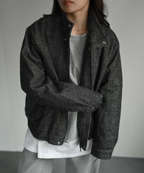 CREARE -LINO-(クレアーレリノ)の「スタンドカラーヘリンボーンブルゾン(ブルゾン・メンズ・ブラック/ブラウン・FREE)」の4枚目の写真