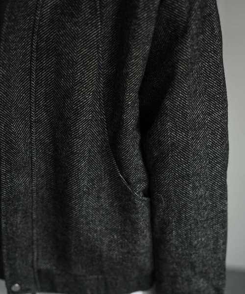 CREARE -LINO-(クレアーレリノ)の「スタンドカラーヘリンボーンブルゾン(ブルゾン・メンズ・ブラック/ブラウン・FREE)」の6枚目の写真