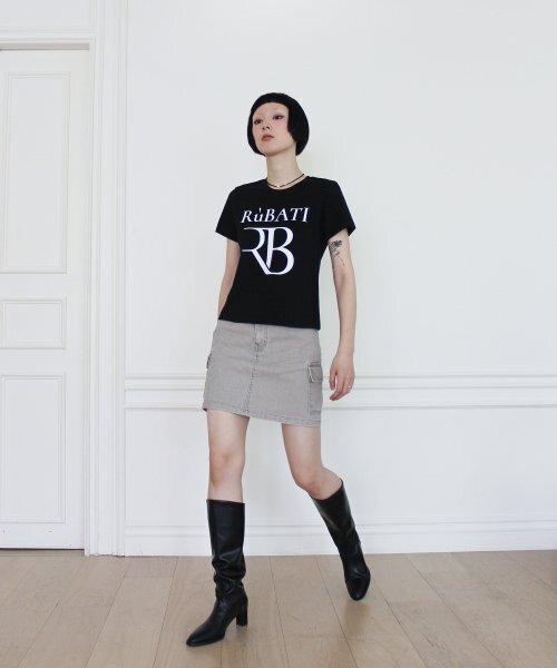 RUBATI(ルバティ)の「R.B Logo Tshirt (BLACK)(Tシャツ/カットソー・レディース・その他・size2/size1)」の2枚目の写真