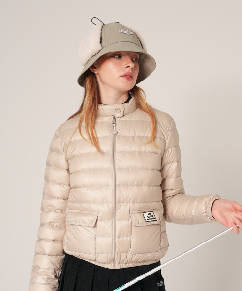 MONBIRDIE GOLF(モンバーディーゴルフ)の「ウィンディダックダウン軽量ダウンジャケット BEIGE(ダウンジャケット/コート・レディース・ベージュ・SMALL/MEDIUM)」の1枚目の写真