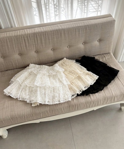 one after another NICE CLAUP(ワンアフターアナザーナイスクラップ)の「フリルティアードミニスカート(スカート・レディース・アイボリー/ブラック/オフホワイト・FREE)」の15枚目の写真