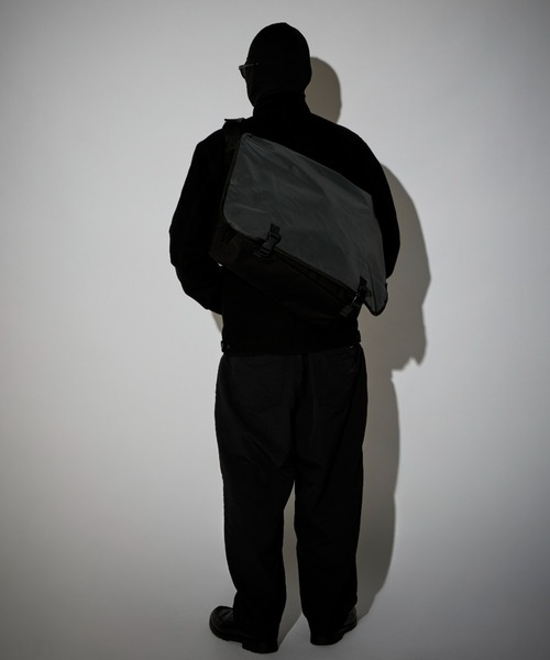 PACKING(パッキング)の「PACKING/パッキング/BLACK REFLECTIVE MESSENGER/リフレクティブメッセンジャーバッグ(メッセンジャーバッグ・メンズ・ブラック・F)」の19枚目の写真
