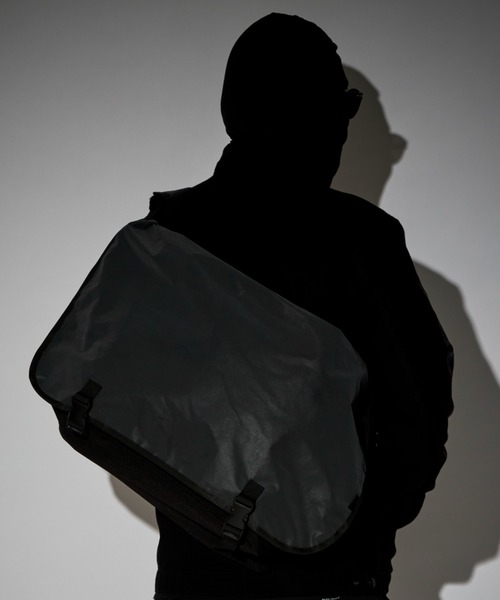 PACKING(パッキング)の「PACKING/パッキング/BLACK REFLECTIVE MESSENGER/リフレクティブメッセンジャーバッグ(メッセンジャーバッグ・メンズ・ブラック・F)」の21枚目の写真