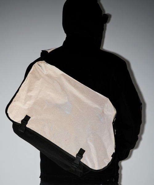 PACKING(パッキング)の「PACKING/パッキング/BLACK REFLECTIVE MESSENGER/リフレクティブメッセンジャーバッグ(メッセンジャーバッグ・メンズ・ブラック・F)」の5枚目の写真