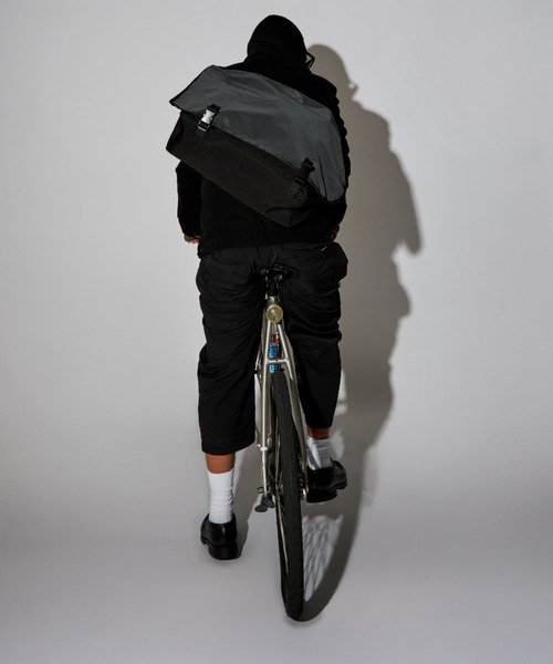PACKING(パッキング)の「PACKING/パッキング/BLACK REFLECTIVE MESSENGER/リフレクティブメッセンジャーバッグ(メッセンジャーバッグ・メンズ・ブラック・F)」の9枚目の写真