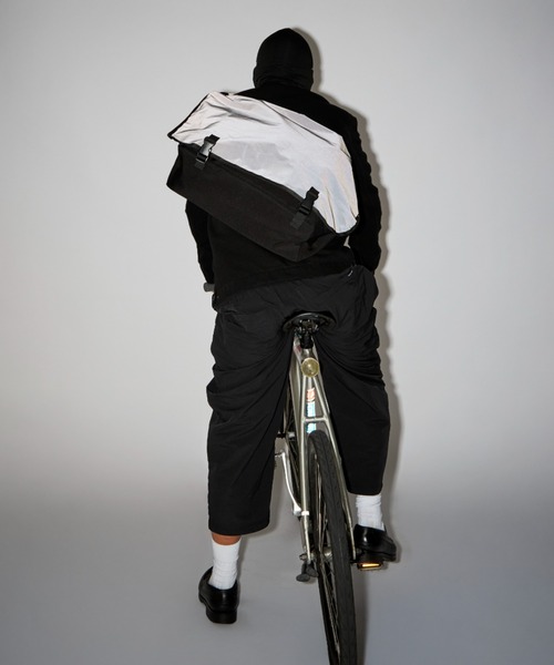 PACKING(パッキング)の「PACKING/パッキング/BLACK REFLECTIVE MESSENGER/リフレクティブメッセンジャーバッグ(メッセンジャーバッグ・メンズ・ブラック・F)」の11枚目の写真