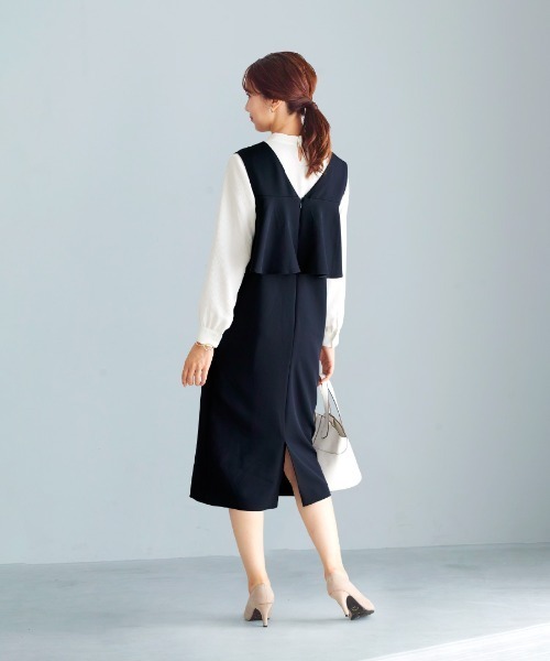White Collection（ホワイトコレクション）の「多機能すぎるワンピース【UVカット･速乾・接触冷感･防シワ・ストレッチ･洗える】ダブルピケクロス・深キーネックバックペプラムIラインワンピース（ワンピース・レディース・ネイビー/ブラック・LL/L/M）」の22枚目の写真