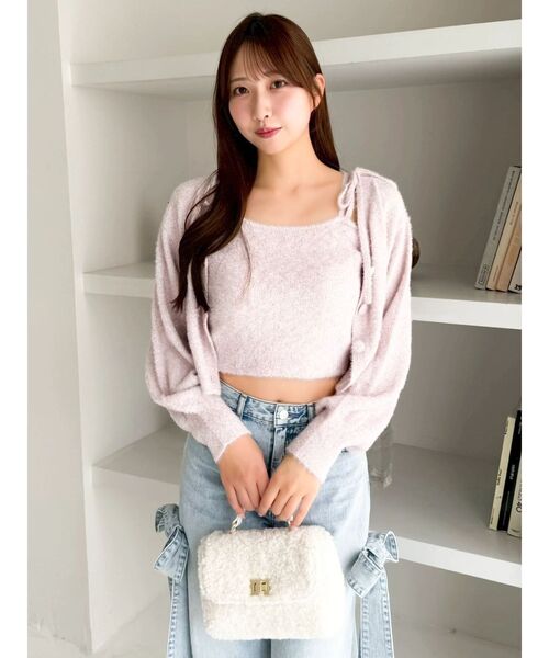 dazzlin(ダズリン)の「ミニシャギーラメニットカーデトップス(カーディガン/ボレロ・レディース・グレー/ベージュ/ピンク/レッド・FREE)」の4枚目の写真