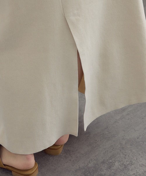SALON adam et rope'（サロン アダム エ ロペ）の「ナローロングスカート-CreamyCotton /クリーミーコットン-（スカート・レディース・オフホワイト/ベージュ系その他/ブラック・FREE）」の14枚目の写真